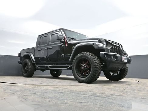 Used 2021 Jeep Gladiator Willys image 32