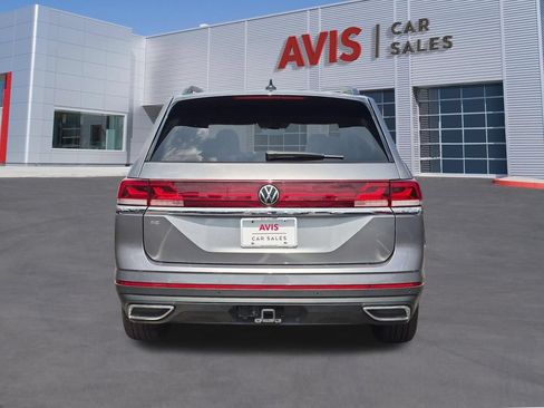 Used 2025 Volkswagen Atlas SE FWD image 7