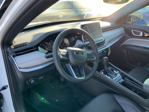 New 2026 Jeep Compass Limited image 10