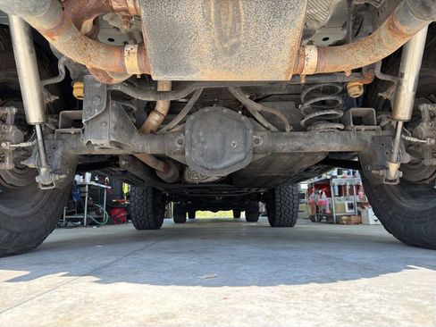 Used 2019 Jeep Wrangler Unlimited Sahara image 25