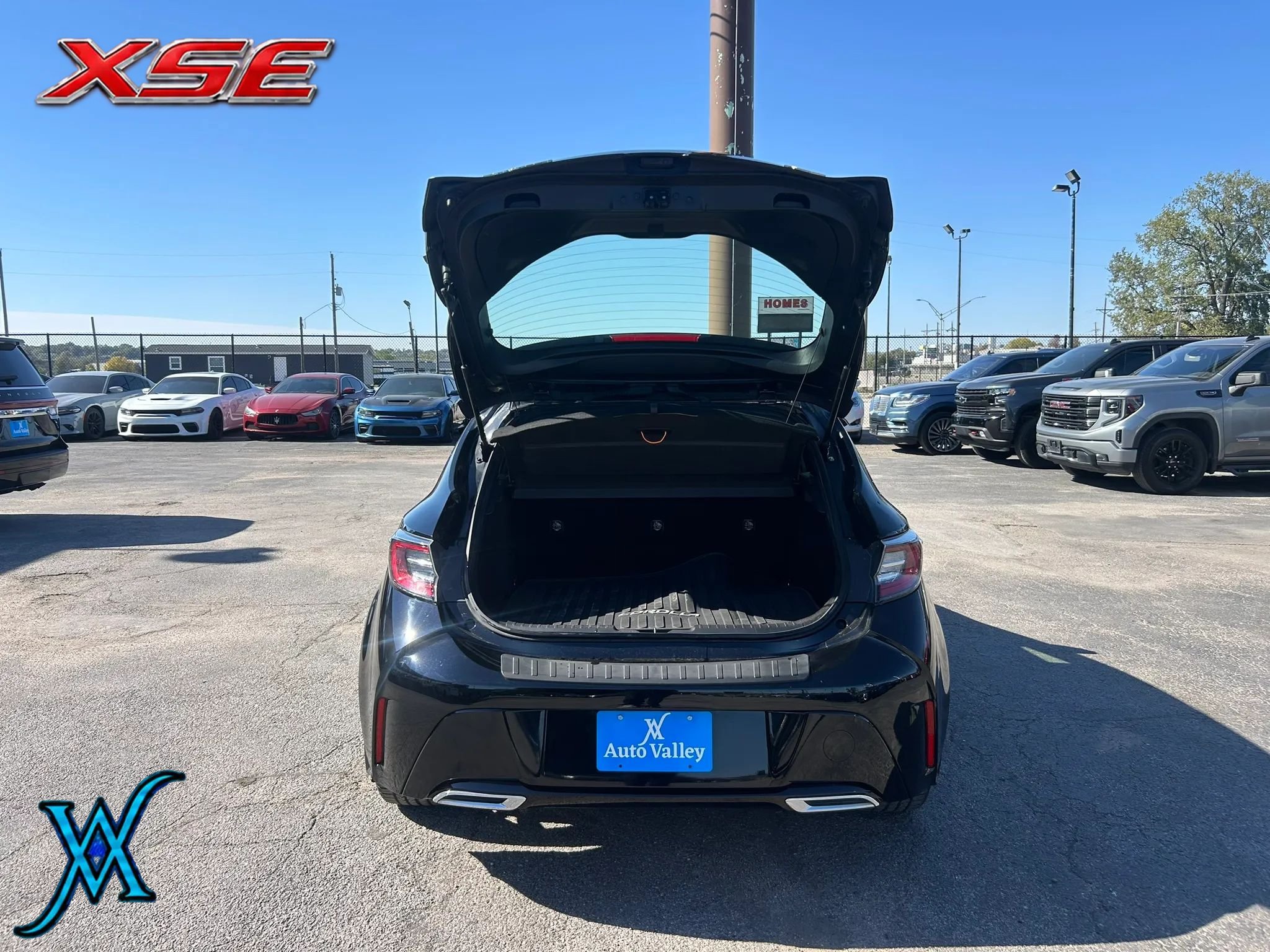 Used 2021 Toyota Corolla XSE FWD image 18