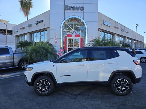 New 2026 Jeep Compass Trailhawk image 4