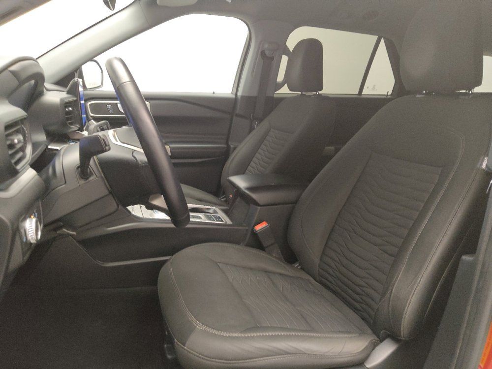 Used 2021 Ford Explorer XLT RWD image 17