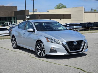 Used 2022 Nissan Altima 2.5 SV w/ SV Premium Package