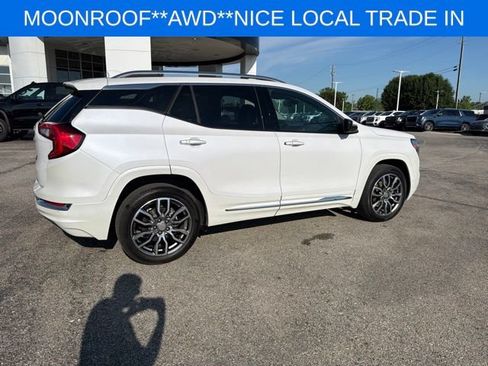 Used 2024 GMC Terrain Denali w/ Denali Premium Package AWD/4WD image 11