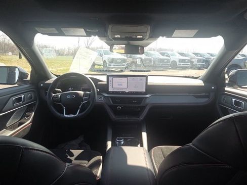 Used 2025 Ford Explorer ST image 21