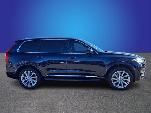 Used 2017 Volvo XC90 T6 Inscription w/ Vision Package image 4