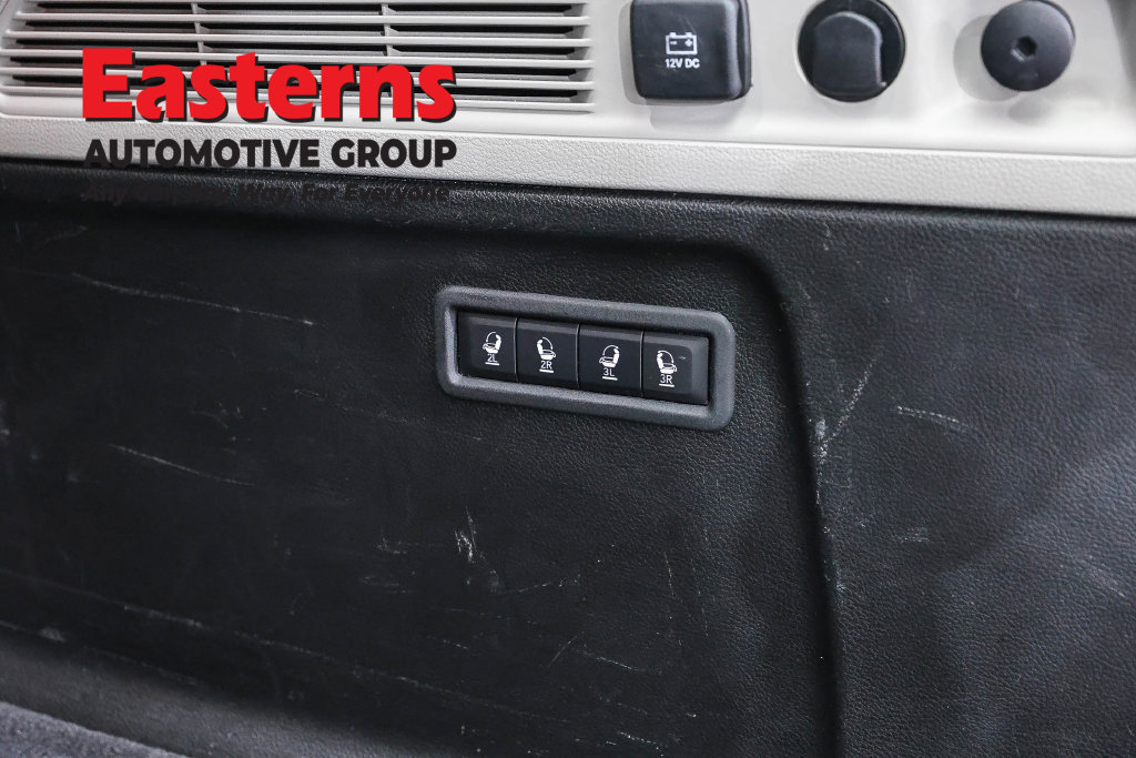 Used 2024 Jeep Wagoneer L Series II RWD image 31