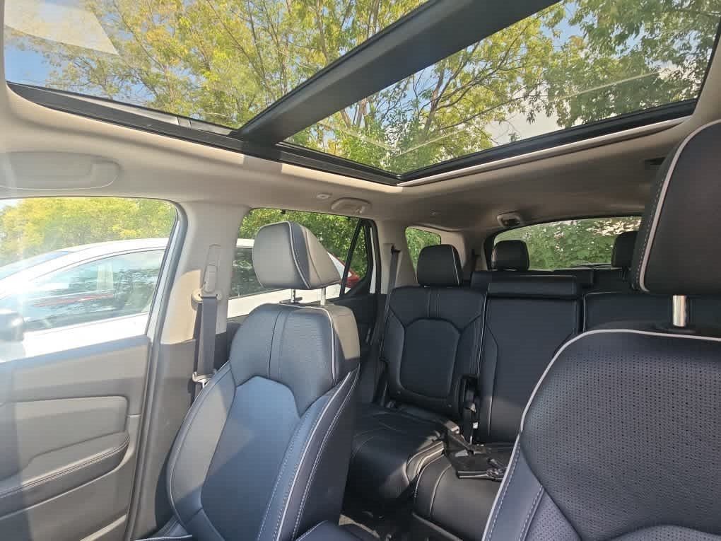 Used 2025 Honda Pilot Elite image 8