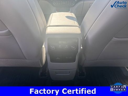 Certified 2022 GMC Acadia SLT image 14
