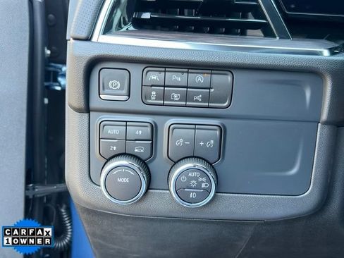 Used 2025 Chevrolet Suburban Premier AWD/4WD image 22
