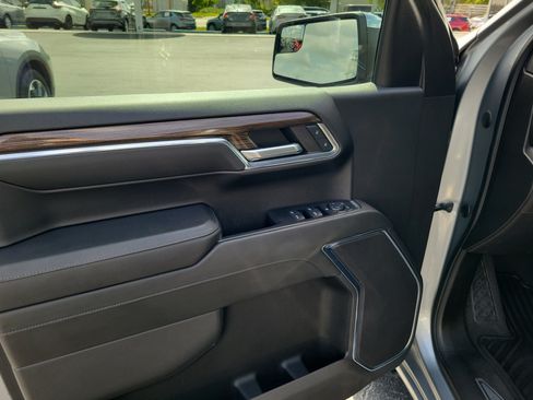 Used 2024 Chevrolet Silverado 1500 LT AWD/4WD image 17