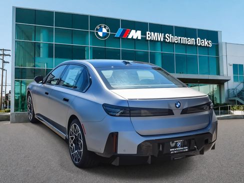 New 2027 BMW 740i w/ Executive Package RWD image 6