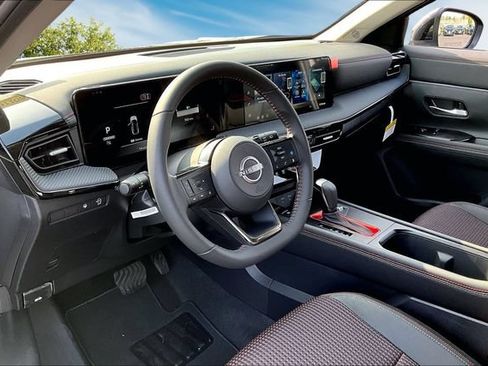 New 2026 Nissan Kicks SR w/ Cold Weather Package FWD image 7