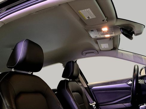 Used 2024 Volkswagen Jetta SE image 26