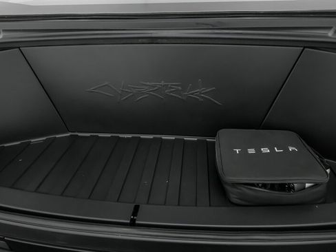 Used 2024 Tesla Cybertruck AWD Crew Cab image 13