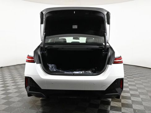 Used 2026 BMW 530i xDrive w/ M Sport Package image 37