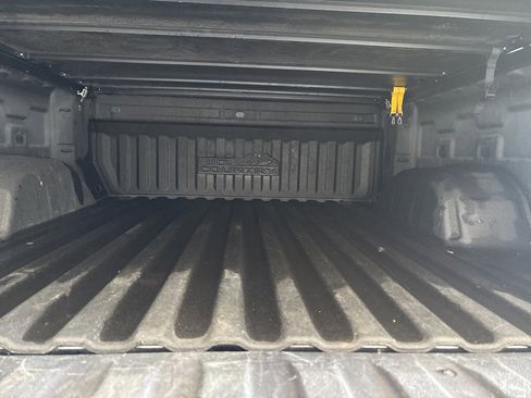 Used 2022 Chevrolet Silverado 1500 High Country w/ High Country Premium Package image 38