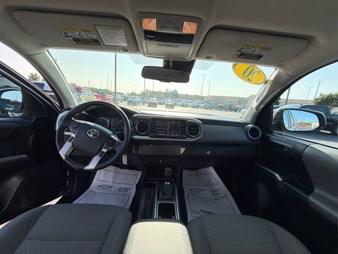 Used 2020 Toyota Tacoma SR5 AWD/4WD image 24