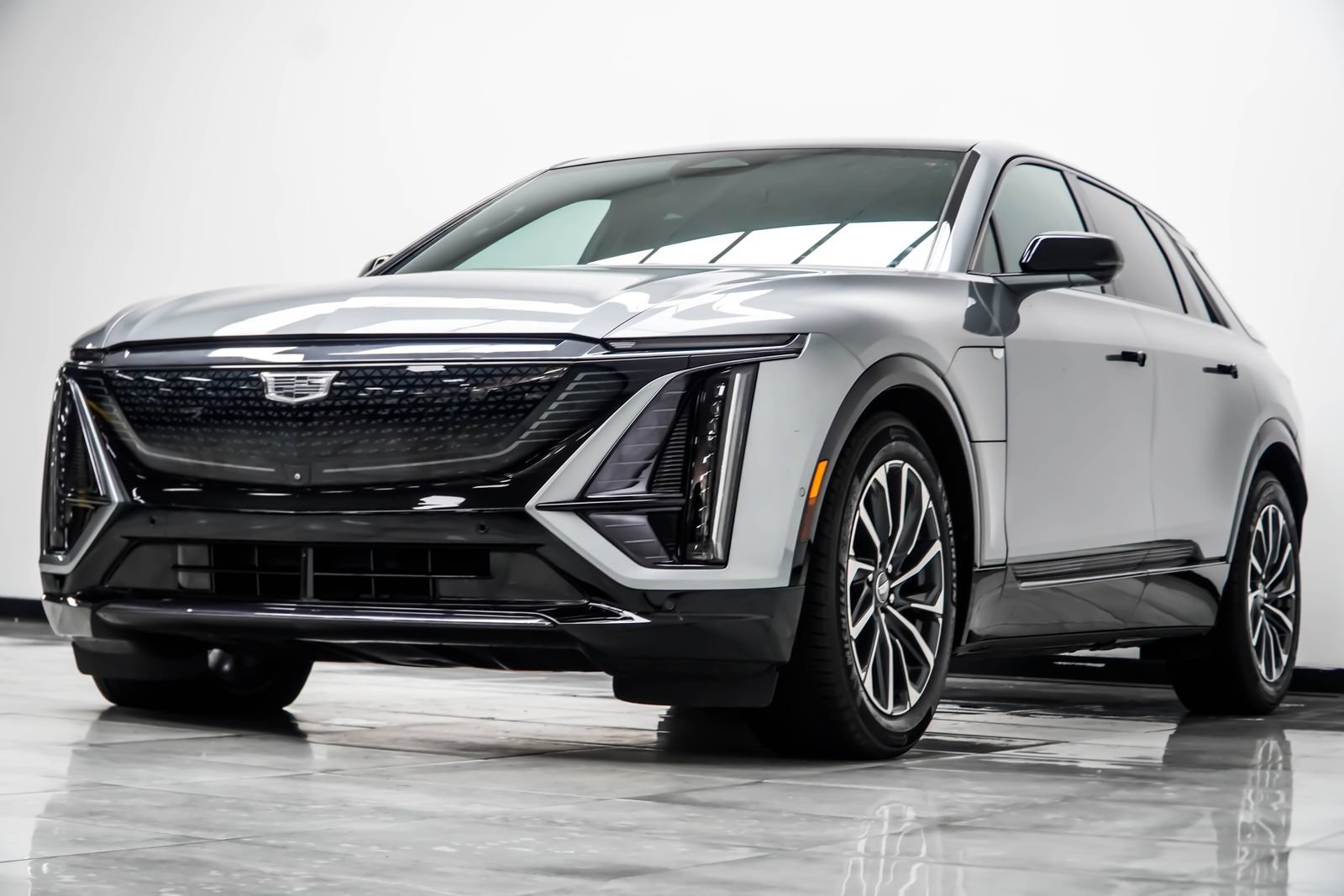 Used 2024 Cadillac Lyriq Sport RWD image 10