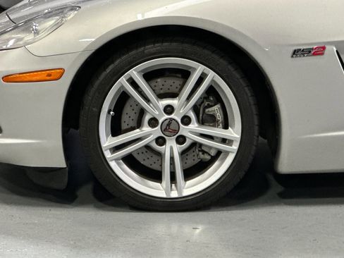 Used 2005 Chevrolet Corvette w/ Preferred Equipment Group image 39