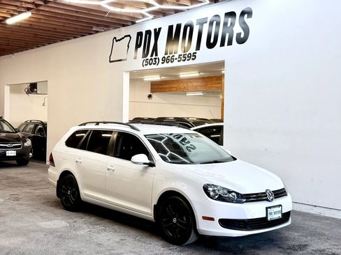Used 2011 Volkswagen Jetta TDI FWD image 1