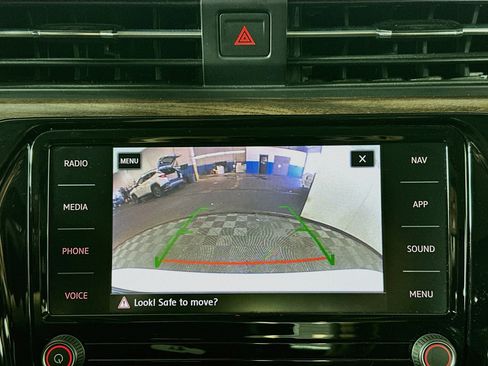 Used 2020 Volkswagen Passat 2.0T SEL FWD image 14