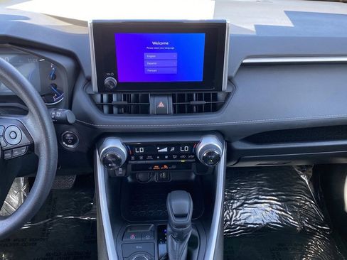 Used 2025 Toyota RAV4 XLE image 28