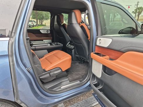 Certified 2020 Lincoln Navigator L Reserve w/ Luxury Package AWD/4WD image 21