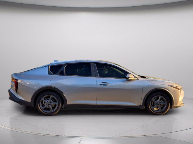 Used 2025 Kia K4 FWD image 6