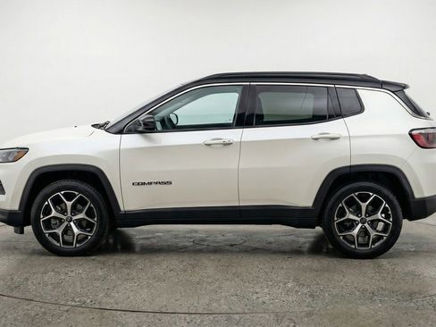 Used 2025 Jeep Compass Limited image 5