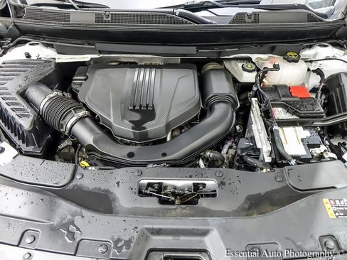 Used 2025 Chevrolet Traverse LT AWD/4WD image 26