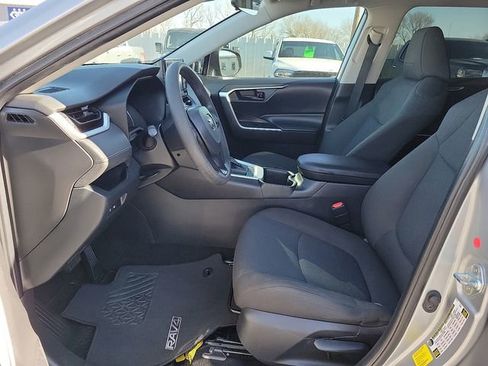 Used 2022 Toyota RAV4 LE image 14