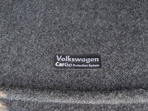 Used 2022 Volkswagen Tiguan SE R-Line image 18