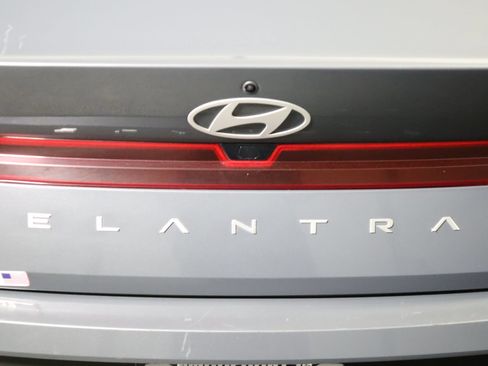 Used 2024 Hyundai Elantra SEL FWD image 8