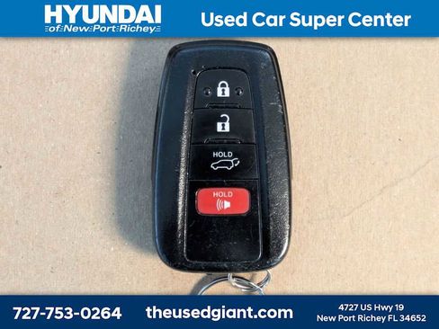 Used 2021 Toyota Highlander XLE AWD/4WD image 44