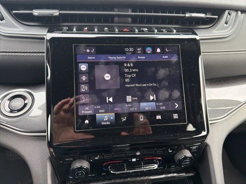 Used 2023 Jeep Grand Cherokee Altitude image 13