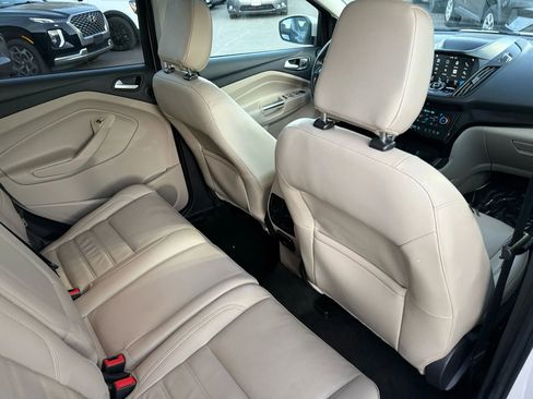 Used 2019 Ford Escape Titanium AWD/4WD image 18