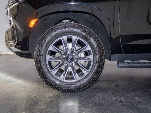 Certified 2023 Chevrolet Tahoe Z71 w/ Luxury Package image 9