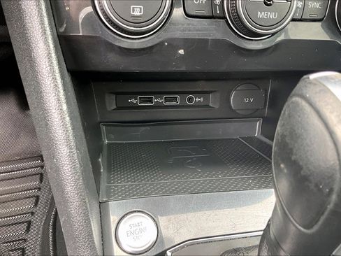 Used 2020 Volkswagen Tiguan SEL FWD image 16