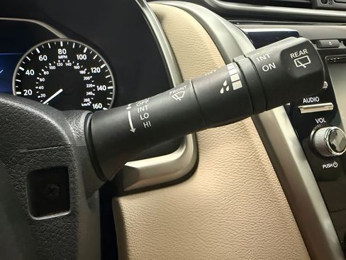 Used 2020 Nissan Murano SL w/ Moonroof Package AWD/4WD image 22