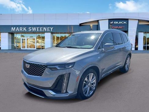 Used 2024 Cadillac XT6 Premium Luxury FWD image 2