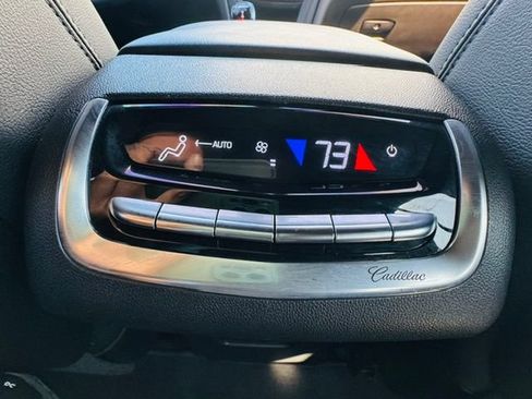Used 2022 Cadillac XT6 Luxury AWD/4WD image 22