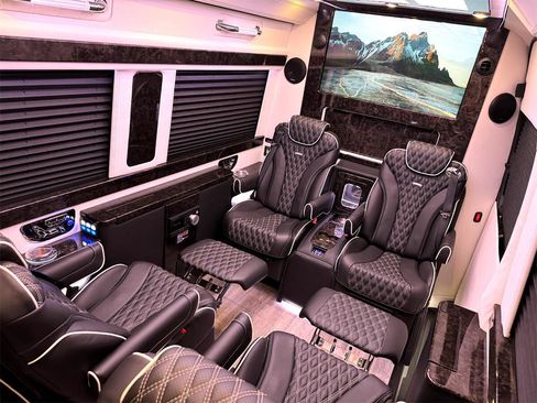 Used 2023 Mercedes-Benz Sprinter 3500 w/ Parking Package image 12