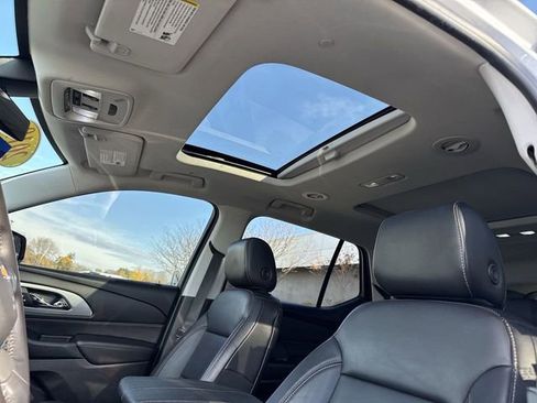 Used 2019 Chevrolet Traverse LT w/ LT Premium Package image 21