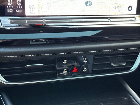 Used 2024 Volkswagen Atlas Cross Sport SEL Premium R-Line image 24