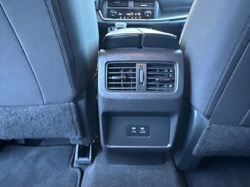 Used 2023 Nissan Rogue SV image 7