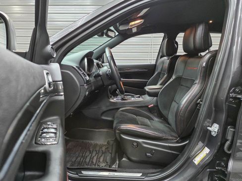 Used 2018 Jeep Grand Cherokee Trailhawk AWD/4WD image 14