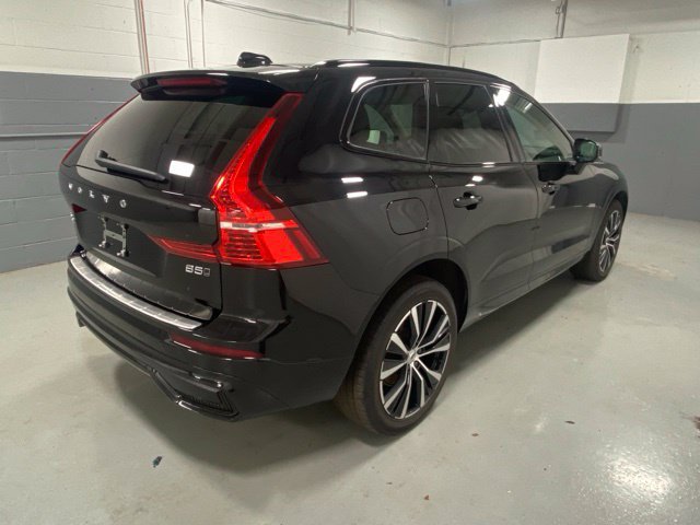 Used 2024 Volvo XC60 B5 Plus w/ Protection Package Premier AWD/4WD image 3