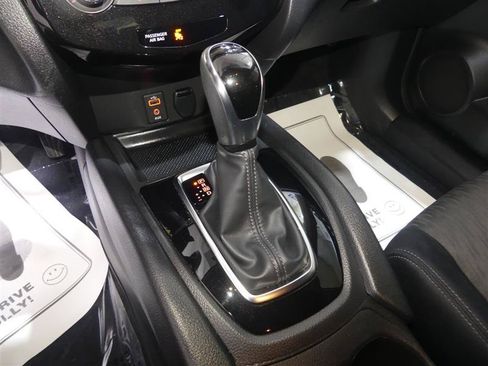 Used 2017 Nissan Rogue S AWD/4WD image 37